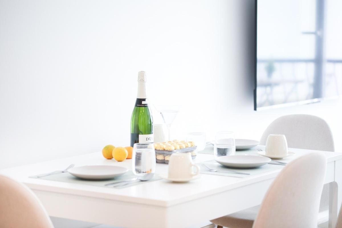 Family Apartment In The Malaga City Center ภายนอก รูปภาพ
