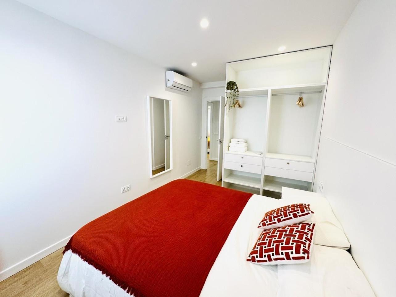 Family Apartment In The Malaga City Center ภายนอก รูปภาพ