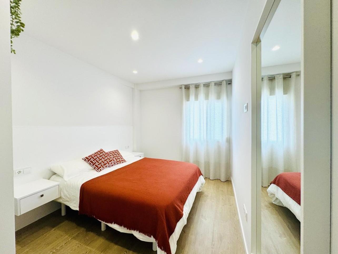 Family Apartment In The Malaga City Center ภายนอก รูปภาพ