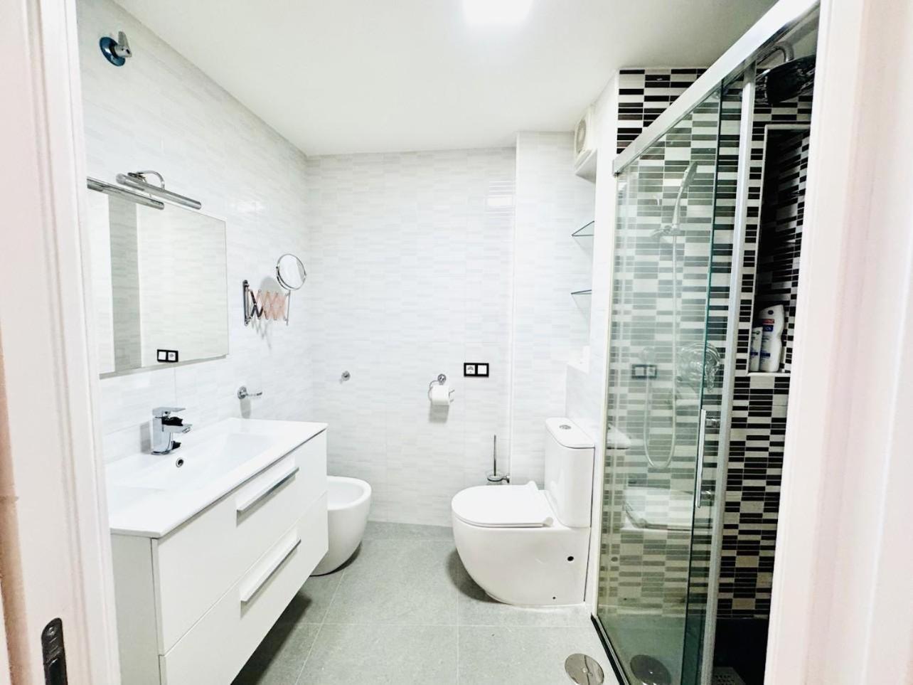 Family Apartment In The Malaga City Center ภายนอก รูปภาพ